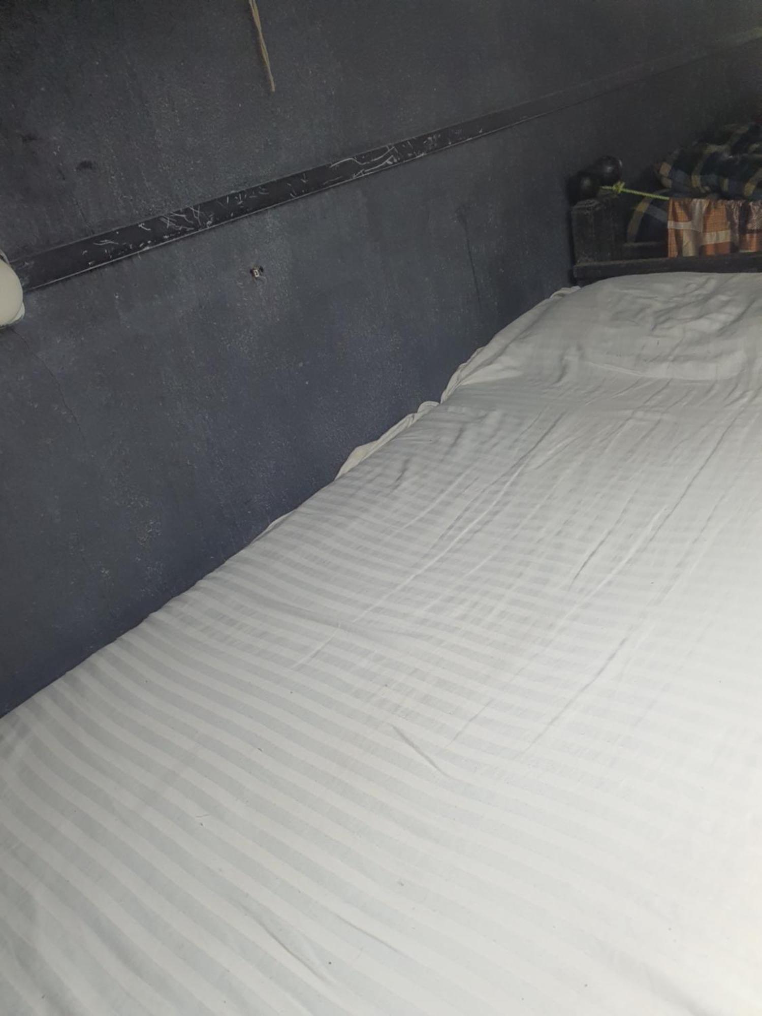 Bapuji Dormitory Hostel ムンバイ エクステリア 写真