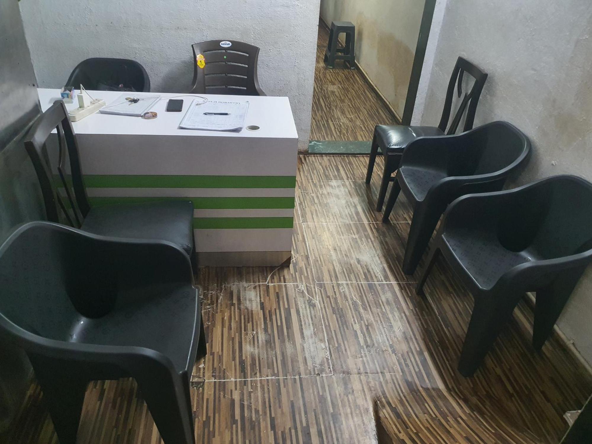 Bapuji Dormitory Hostel ムンバイ エクステリア 写真